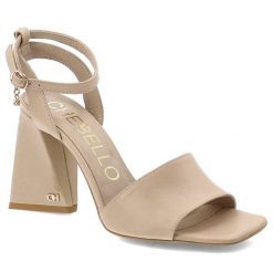 Beżowe Sandały Chebello Eleganckie Obuwie Damskie. Brązowe sandały CheBello, bez wzorów, eleganckie, bez obcasa, na obcasie, bez zapięcia. Za 409.00 zł.