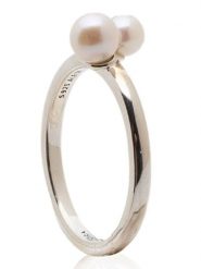 Pandora Srebrny pierścionek z perłą i cyrkoniami rozmiar: 54. Białe pierścionki Pandora, z cyrkonią, srebrne. Za 347.99 zł.