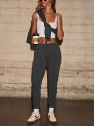 Milan Kiss Spodnie dresowe w kolorze antracytowym rozmiar: S. Czarne spodnie dresowe Milan Kiss, s, bez wzorów, z dresówki. Za 165.99 zł.