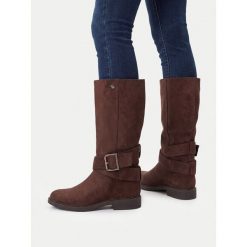 Kozaki Beverly Hills Polo Club. Brązowe kozaki Beverly Hills Polo Club, bez obcasa, na płaskiej podeszwie, bez zapięcia. Za 349.99 zł.