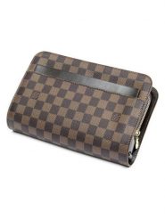 Louis Vuitton Kopertówka w kolorze jasnobrązowo-brązowym - 25 x 16 x 5 cm rozmiar: onesize. Brązowe kopertówki Louis Vuitton, bez wzorów, z materiału, bez dodatków. Za 2,696.99 zł.