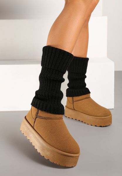 Czarne Skarpety Getry Ozdobione Wywinięciem Ilarael. Czarne skarpety Born2be, bez wzorów. Za 34.99 zł.