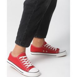 Ciemnoczerwone Trampki Jazlyn. Białe trampki Born2be, bez wzorów, przed kostkę, bez zapięcia. Za 49.99 zł.