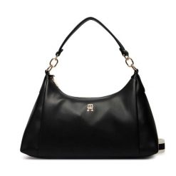 Torebka Tommy Hilfiger. Czarne torebki klasyczne TOMMY HILFIGER, bez wzorów, bez dodatków. Za 529.99 zł.