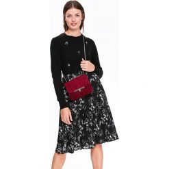 SWETER Z TKANINOWYM ODPINANYM KOŁNIERZYKIEM. Golfy marki TOP SECRET. W wyprzedaży za 49.99 zł.