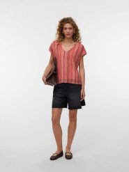 Vero Moda Koszulka w kolorze czerwono-białym rozmiar: S. Czerwone bluzki Vero Moda, s, bez wzorów, bez kołnierzyka, bez ramiączek. Za 62.03 zł.