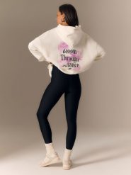 4F Bluza dresowa loose z kapturem damska - beżowa M. Brązowe bluzy 4f, m, bez wzorów, z dresówki, z kapturem. Za 189.99 zł.