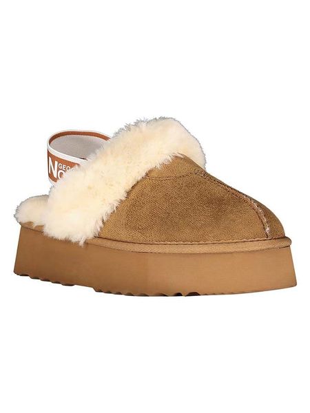 Geographical Norway Kapcie "Oscara" w kolorze jasnobrązowym rozmiar: 38. Brązowe obuwie domowe Geographical Norway, bez wzorów, z futra, bez zapięcia. Za 113.63 zł.
