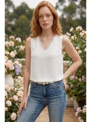 SOULSHAE Top w kolorze białym rozmiar: S/M. Białe topy SOULSHAE, m, bez wzorów, bez kołnierzyka, bez ramiączek. Za 119.95 zł.