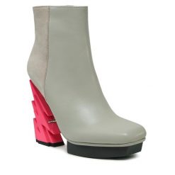 Botki United Nude. Białe botki United Nude, bez wzorów, bez obcasa, na słupku, bez zapięcia. Za 3,269.00 zł.