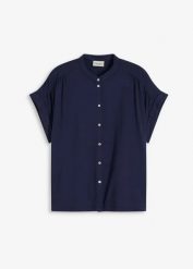 Bluzka koszulowa z miękkiej mieszanki wiskozy. Niebieskie bluzki bonprix, bez wzorów, z wiskozy, eleganckie, bez kołnierzyka, bez ramiączek. Za 104.99 zł.