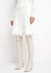 Biała Mini Spódnica z Gumką w Pasie z Koronką Cales. Białe spódnice Born2be, bez wzorów, z koronki, mini. Za 99.99 zł.