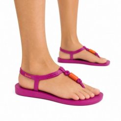 Sandały damskie Ipanema 26674 CLASS FEVER. Czerwone sandały Ipanema, bez wzorów, z materiału, eleganckie, bez obcasa, bez zapięcia. Za 69.00 zł.