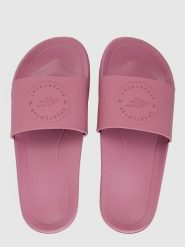 Klapki damskei 4F 4FRSS26FSLIF061. Czerwone klapki 4f, bez wzorów, z gumy, bez obcasa. Za 59.99 zł.