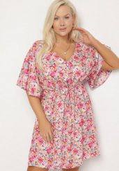 Różowa Sukienka z Wiskozy Ściągana w Talii w Kwiaty Liranette. Czerwone sukienki Born2be, na co dzień, l, bez wzorów, z jeansu, eleganckie, bez kołnierzyka, bez ramiączek, mini. Za 59.99 zł.