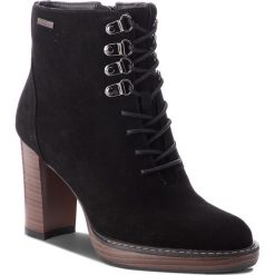 Botki BIG STAR - BB274421 Black. Czarne botki Big Star, bez wzorów, z futra, bez obcasa, bez zapięcia. W wyprzedaży za 219.00 zł.