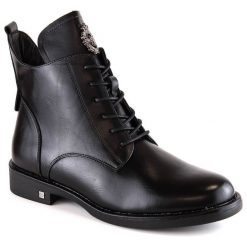 Botki damskie sznurowane i na zamek czarne Potocki SZ12179. Czarne botki POTOCKI, bez wzorów, ze skóry ekologicznej, bez obcasa, bez zapięcia. Za 189.99 zł.