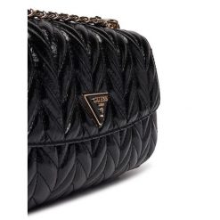 Torebka Guess. Czarne listonoszki Guess, z aplikacjami, bez dodatków. Za 639.99 zł.