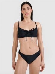 4F Góra od bikini damska - czarna M. Czarne szorty 4f, bez wzorów, z elastanu, eleganckie. Za 79.99 zł.