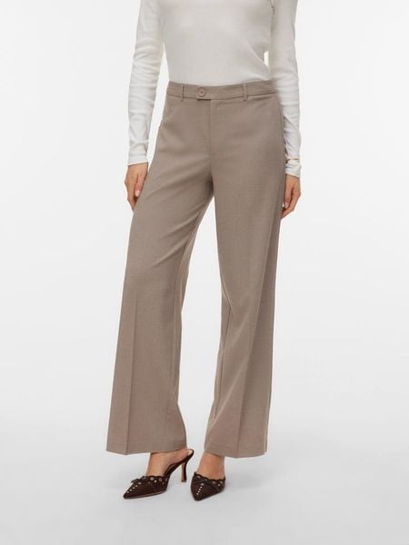 Vero Moda Spodnie w kolorze beżowym rozmiar: XL/L30. Brązowe spodnie materiałowe Vero Moda, l, bez wzorów, z materiału. Za 42.95 zł.