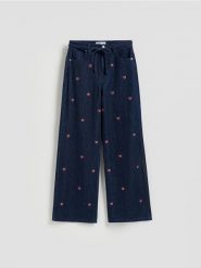 Jeansy wide leg z haftem - granatowy. Niebieskie jeansy Reserved, bez wzorów. Za 159.99 zł.