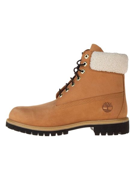 Timberland Skórzane botki w kolorze jasnobrązowym rozmiar: 43. Brązowe botki Timberland, bez wzorów, bez obcasa, bez zapięcia. Za 334.95 zł.