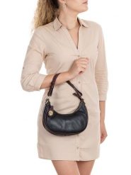 Lia Biassoni Skórzana torebka "Acquato" w kolorze czarnym - 26 x 17 x 7 cm rozmiar: onesize. Czarne torby na ramię Lia Biassoni, bez wzorów, z materiału, na ramię, bez dodatków. Za 260.99 zł.