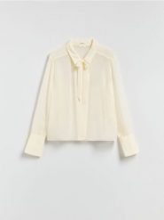 Jedwabna koszula z wiązaniem - złamana biel. Koszule Reserved, l, bez wzorów, z jedwabiu, bez kołnierzyka, bez ramiączek. Za 359.99 zł.