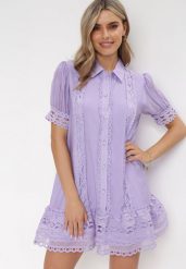 Fioletowa Koszulowa Sukienka Mini z Koronką i Perłowymi Guzikami Isira. Fioletowe sukienki Born2be, na imprezę, na lato, s, bez wzorów, z koronki, eleganckie, bez kołnierzyka, bez ramiączek, mini, koszulowe. Za 69.99 zł.