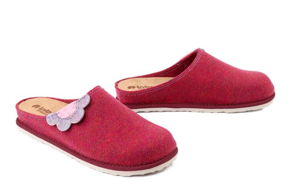 INBLU CS-43 067 azalea, kapcie damskie. Czerwone obuwie domowe Inblu, bez wzorów, bez zapięcia. Za 78.20 zł.
