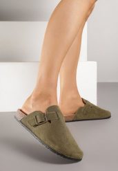 Zielone Klapki Chodaki Ozdobione Paskami z Klamrami Silamia. Zielone klapki Renee, z aplikacjami, z jeansu, bez obcasa, na płaskiej podeszwie. Za 69.99 zł.