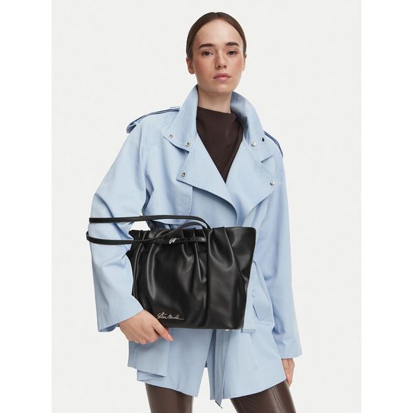Torebka Steve Madden. Czarne torebki klasyczne Steve Madden, bez wzorów, bez dodatków. Za 559.99 zł.