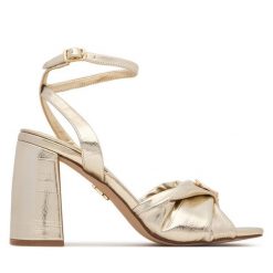 Sandały Steve Madden. Żółte sandały Steve Madden, bez wzorów, bez obcasa, na słupku, bez zapięcia. Za 519.99 zł.