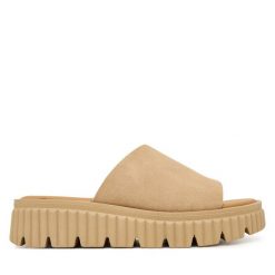 Klapki Tamaris. Brązowe klapki Tamaris, bez wzorów, bez obcasa. Za 269.99 zł.