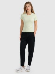 4F Spodnie dresowe damskie - czarne M. Czarne spodnie dresowe 4f, m, bez wzorów, z dresówki. Za 189.99 zł.