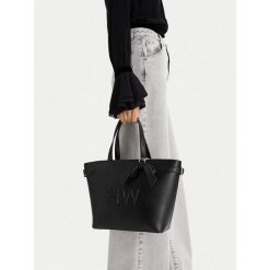 Torebka Nine West. Czarne torebki klasyczne Nine West, bez wzorów, bez dodatków. Za 349.99 zł.