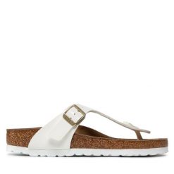 Japonki Birkenstock. Białe klapki Birkenstock, bez wzorów, bez obcasa. Za 449.99 zł.