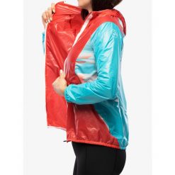 Kurtka do biegania damska La Sportiva Briza Windbreaker Jkt. Czerwone kurtki narciarskie La Sportiva, bez wzorów, bez kaptura, do biegania. Za 476.99 zł.
