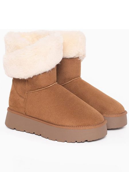 ISLAND BOOT Botki zimowe "Arine" w kolorze jasnobrązowym rozmiar: 41. Brązowe botki Island Boot, na zimę, bez wzorów, z materiału, bez obcasa, na platformie, bez zapięcia. Za 165.99 zł.