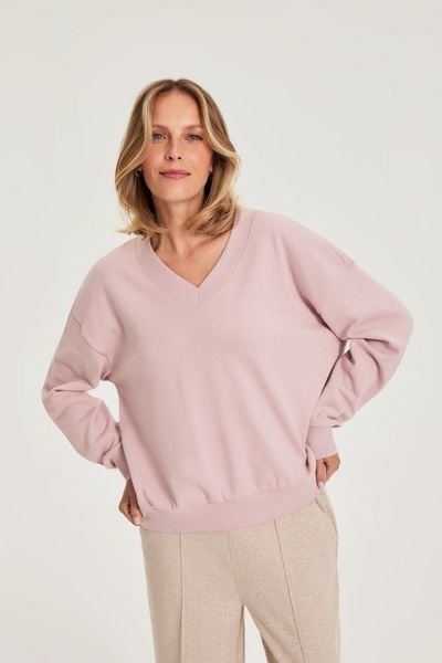 Bluza z dekoltem w serek różowa. Czerwone bluzy MOODO, l, bez wzorów, z bawełny, bez kaptura. Za 89.99 zł.