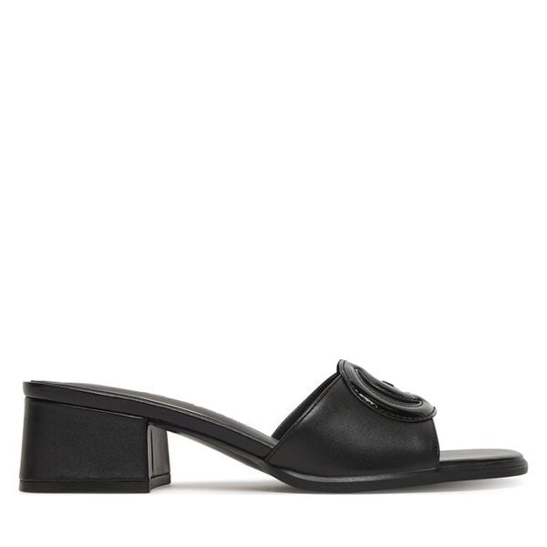 Klapki Guess. Czarne klapki Guess, z aplikacjami, bez obcasa. Za 449.99 zł.