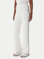 Guess Spodnie dzianinowe V6RB14 Z4642 Écru Regular Fit. Spodnie materiałowe Guess, xl, z aplikacjami, z dzianiny. Za 524.99 zł.