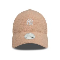Czapka baseballowa damska New York Yankees Borg 9forty. Czerwone czapki New Era, bez wzorów. Za 185.00 zł.