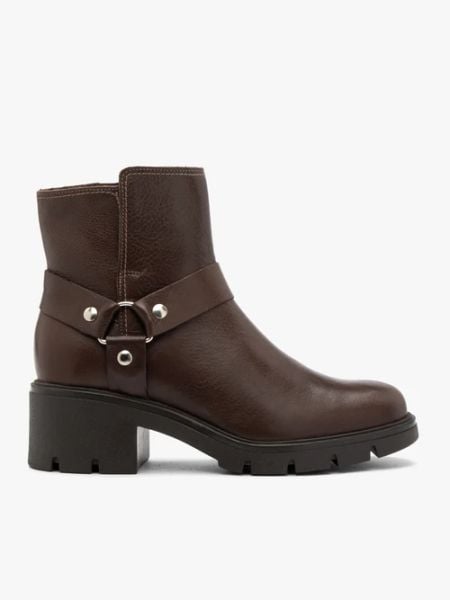 Ciemnobrązowe botki biker boots. Brązowe botki Brawo sp. z o.o., bez wzorów, z materiału, z okrągłym noskiem, bez obcasa, na obcasie, bez zapięcia. Za 549.99 zł.