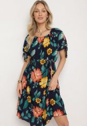 Granatowa Bawełniana Sukienka w Kwiatowy Wzór z Wiązaniem w Talii i na Rękawach Tosmira. Niebieskie sukienki Born2be, na co dzień, na lato, xl, bez wzorów, z bawełny, eleganckie, bez kołnierzyka, bez ramiączek, midi. Za 59.99 zł.