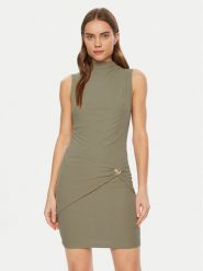 Guess Sukienka dzianinowa W5RK24 KAQL2 Zielony Regular Fit. Zielone sukienki Guess, s, z aplikacjami, z dzianiny, bez kołnierzyka, bez ramiączek. Za 339.99 zł.
