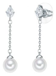 Lulu & Jane Kolczyki-wkrętki z perłami rozmiar: onesize. Szare kolczyki Lulu & Jane, z cyrkonią, metalowe. Za 43.99 zł.