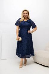 Granatowa sukienka Dorisse Koronka MIDI rozkloszowana koronkowa na podszewce PLUS SIZE XXL OVERSIZE WIOSNA. Niebieskie sukienki Moda Size Plus Iwanek, na imprezę, na wiosnę, l, bez wzorów, z bawełny, eleganckie, bez kołnierzyka, plus size, bez ramiączek, midi, oversize. Za 359.90 zł.