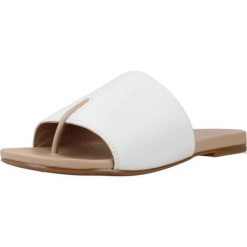 Sandały UNISA CACHO 23 NS Biały. Białe sandały Unisa, bez wzorów, ze skóry, bez obcasa, bez zapięcia. Za 252.99 zł.