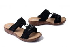 RIEKER V2839-00 black, klapki damskie. Czarne klapki Rieker, bez wzorów, bez obcasa. Za 223.93 zł.